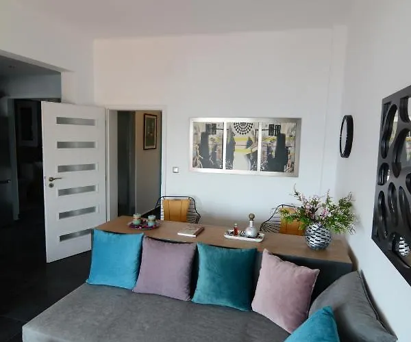 Marina View Apartment *